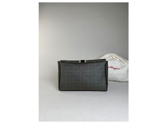 Gancini Salvatore Ferragamo Clutch Vintage Ferragamo in tela monogramma Grigio Nero - vista 2