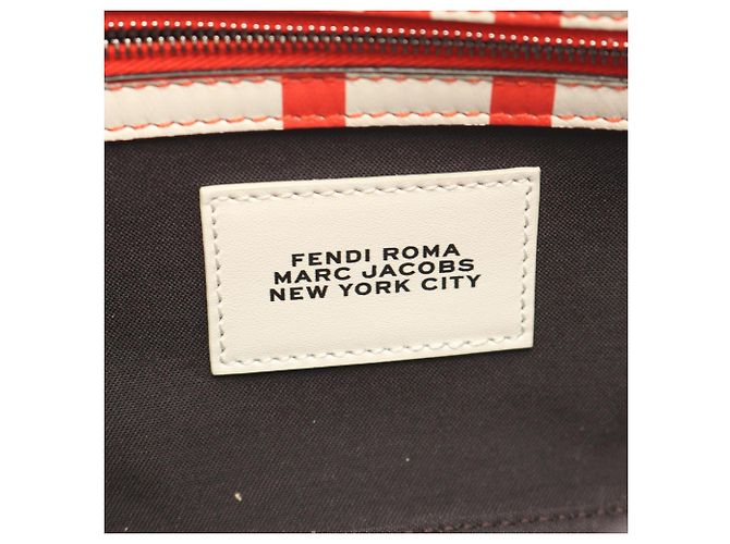 Borsa 2-Way Mamma Bucket Fendi x Marc Jacob Bianco Rosso - vista 4
