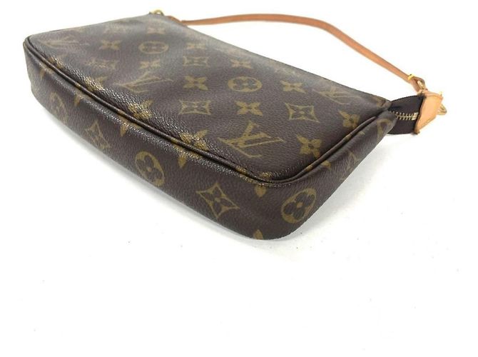 Pochette Accessoires Louis Vuitton Borsa a mano Pochette M51980 Marrone Monogramma - vista 2
