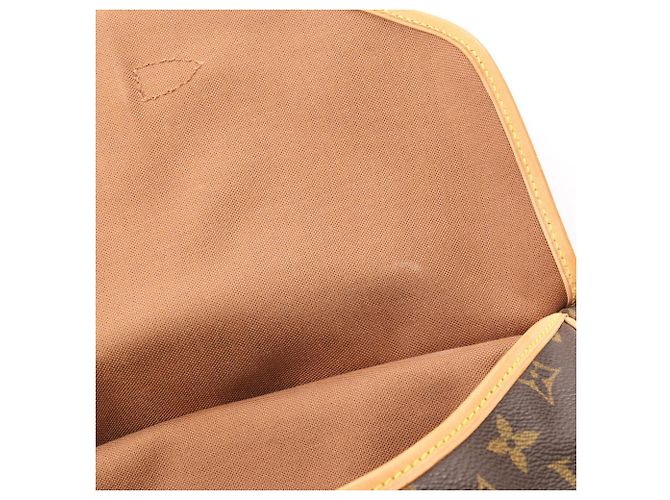 Borsa a Spalla Louis Vuitton Saumur 30 Marrone - vista 5