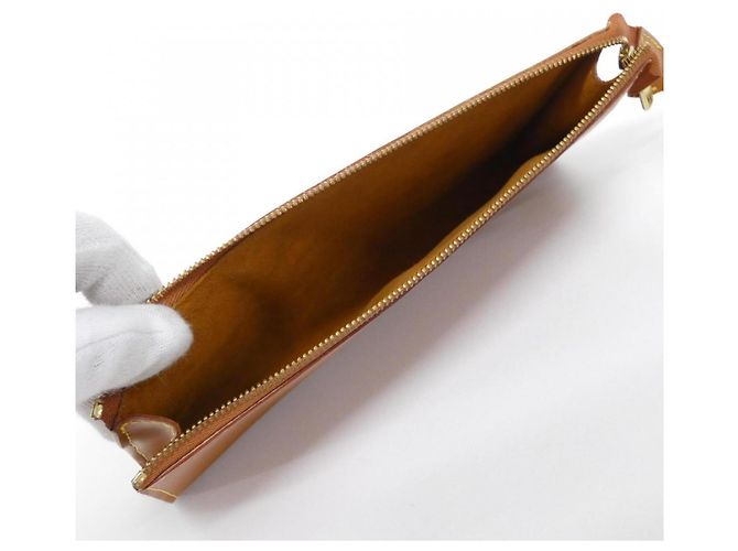 Louis Vuitton Epi Pochette Accessoires D'oro - vista 8