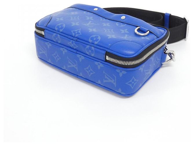 Borsa a tracolla Louis Vuitton Taiga Rama Alpha Messenger - vista 3