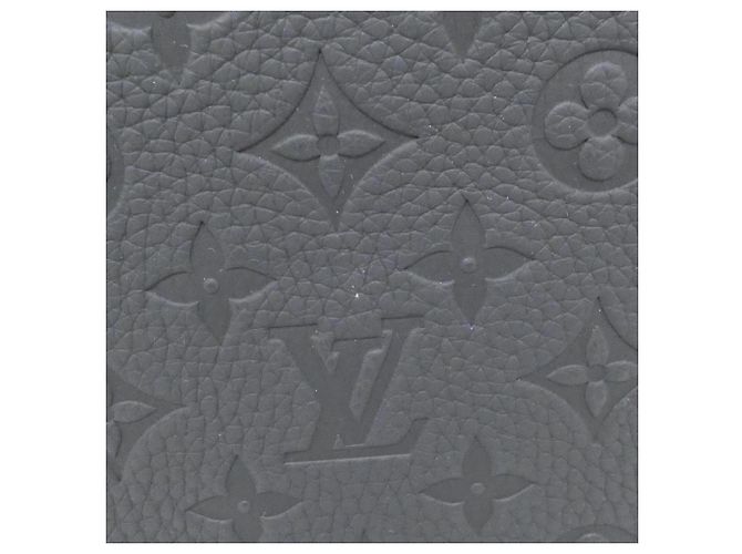 Bolso Messenger Plano Louis Vuitton Taurillon Monogram Negro - vista 4