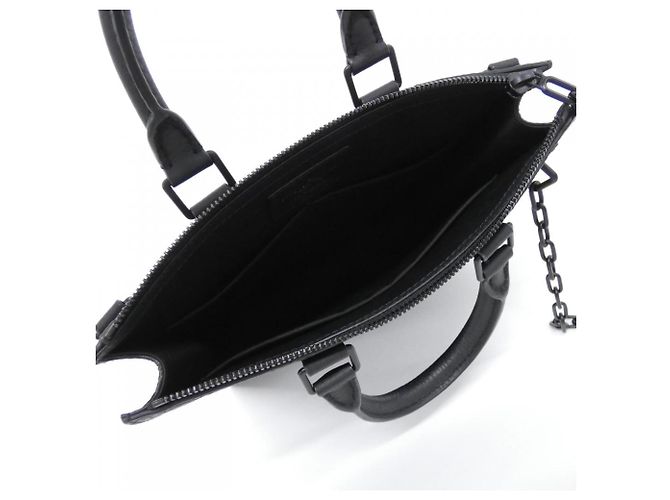 Bolso Messenger Plano Louis Vuitton Taurillon Monogram Negro - vista 7