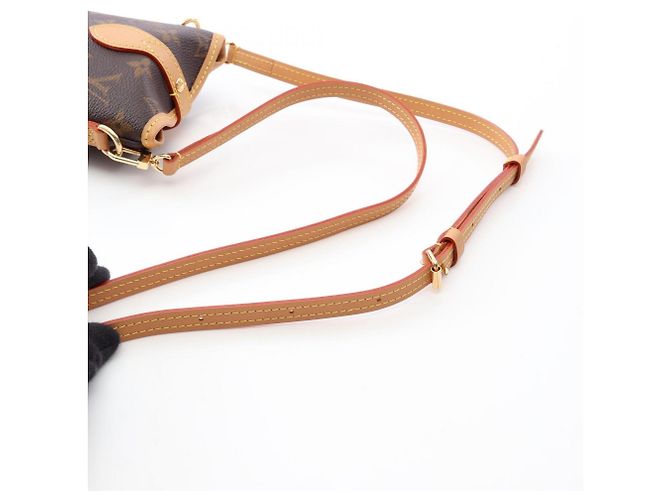 Borsa a tracolla Louis Vuitton Fold Me Pouch Marrone - vista 6