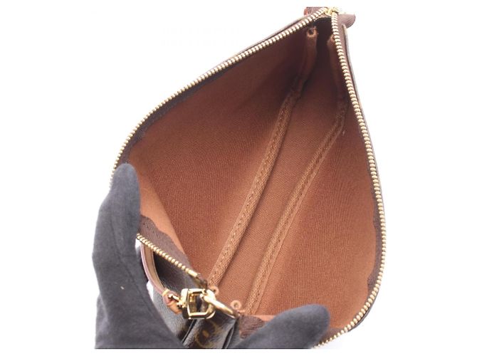 Louis Vuitton Pochette Accessoires Handbag Brown - view 3
