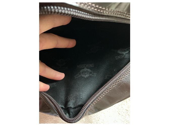 Borsa a mano Moschino in vernice marrone - vista 18
