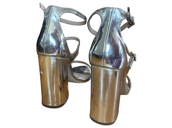 Carvela Kurt Geiger Sandalen mit Blockabsatz in Silber Metallic - Ansicht 5