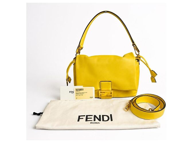 Fendi Mamma Baguette Medium in pelle nappa gialla Giallo Gold hardware - vista 2