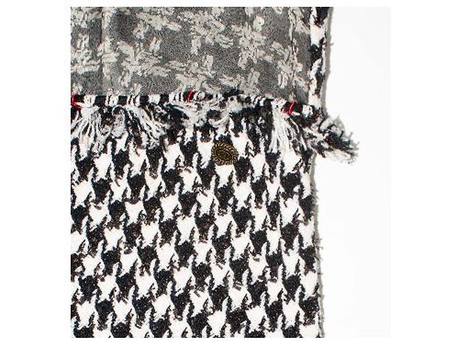 Chanel Tweed-Kleid mit Hahnentrittmuster Schwarz Weiß Rot - Ansicht 10