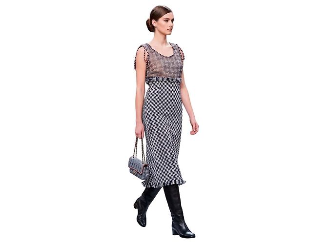 Chanel Tweed-Kleid mit Hahnentrittmuster Schwarz Weiß Rot - Ansicht 2