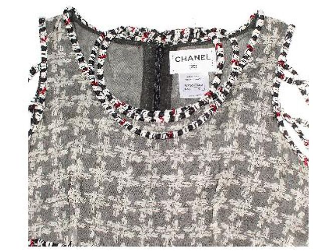 Chanel Tweed-Kleid mit Hahnentrittmuster Schwarz Weiß Rot - Ansicht 5