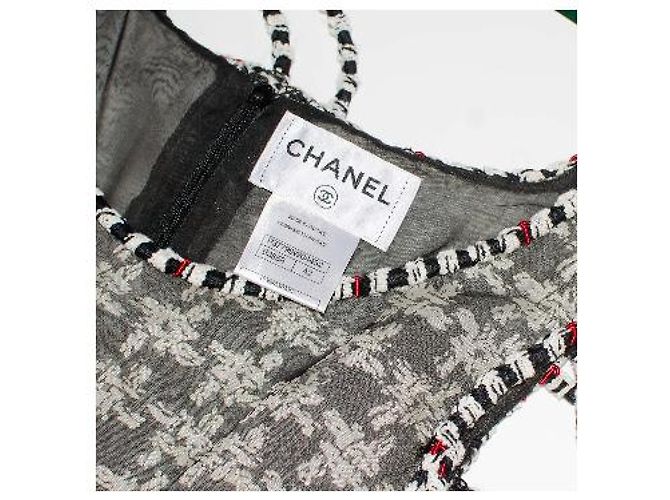 Chanel Tweed-Kleid mit Hahnentrittmuster Schwarz Weiß Rot - Ansicht 7