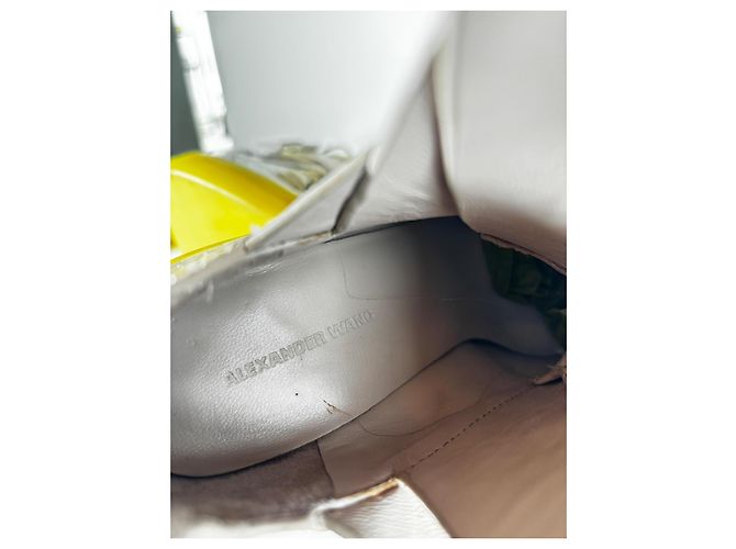 Botines Alexander Wang de cuero grabado beige con tacones amarillos - vista 6