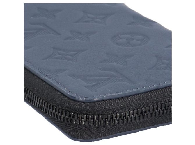 Louis Vuitton Zippy Wallet Horizontal in Monogram Shadow Multiple colors Navy blue - view 9
