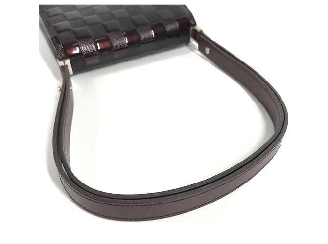 Louis Vuitton M92129 Damier Vernis Club Bag Rosso Porpora - vista 10