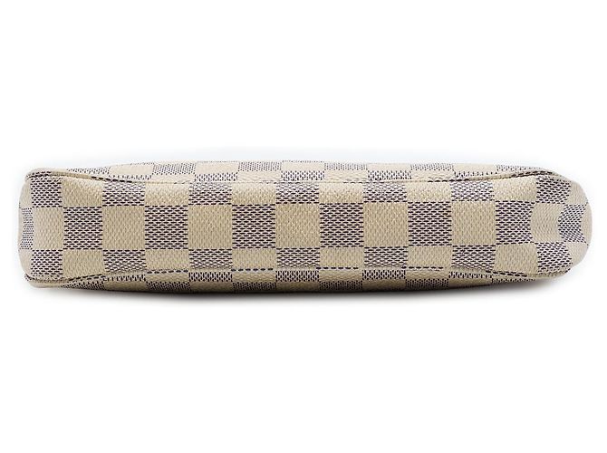 Louis Vuitton Pochette Accessoires in Damier Azur bianco - vista 3