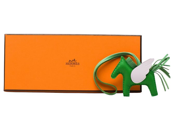 Charm per borsa Hermès Grigri Rodeo Pegase in agnello Milo verde e Swift PM - vista 5
