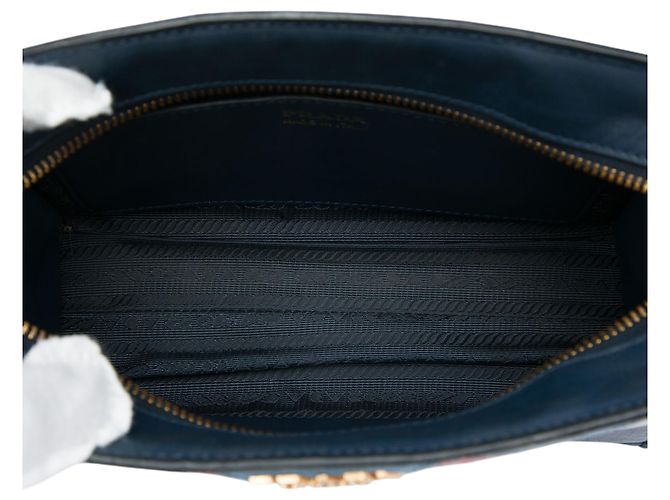 Prada Borsa a tracolla Esplanade in pelle di vitello City Calf Greca con finiture Saffiano blu media - vista 4
