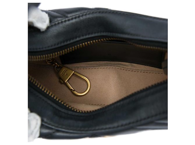 Bolsa Meia Lua Gucci Black Mini GG Marmont Matelasse em couro de bezerro - vista 4
