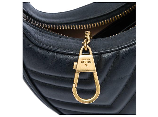 Bolsa Meia Lua Gucci Black Mini GG Marmont Matelasse em couro de bezerro - vista 5