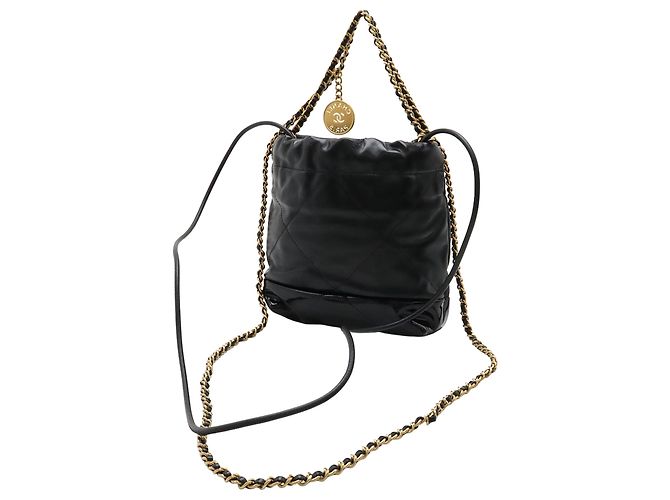 Borsa Chanel 22 in vitello lucido nero e vernice - vista 2