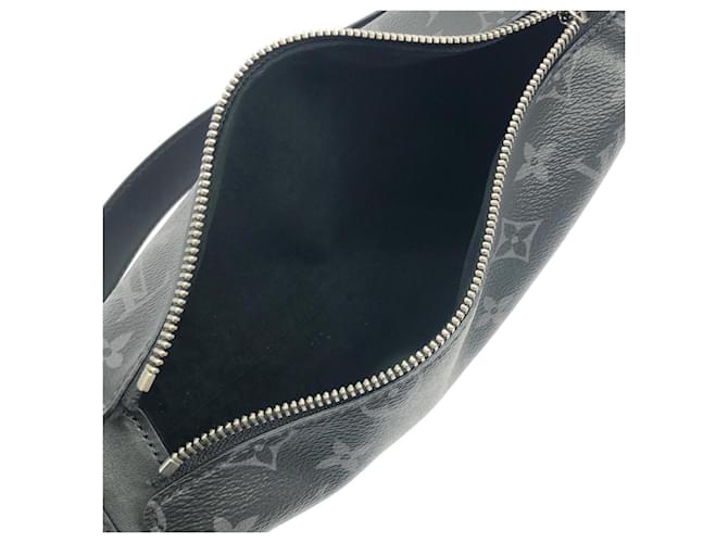 Borsa a tracolla Louis Vuitton Monogram Eclipse Side Trunk EW MM Nero Monogramma - vista 7