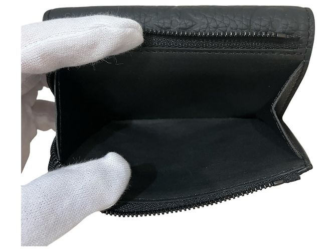 Cartera Louis Vuitton Portefeuille Pilot Tri-Fold Negro - vista 6