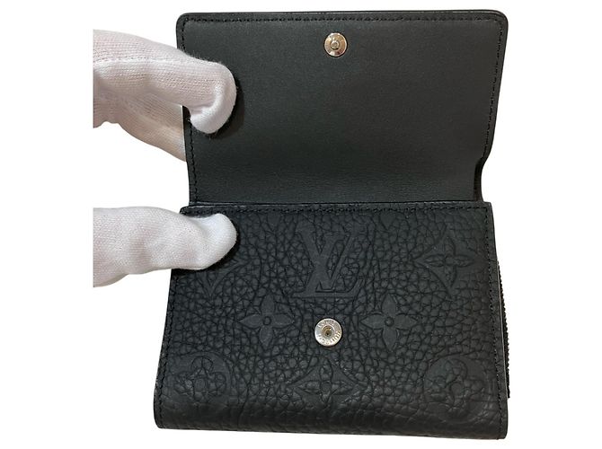 Cartera Louis Vuitton Portefeuille Pilot Tri-Fold Negro - vista 8