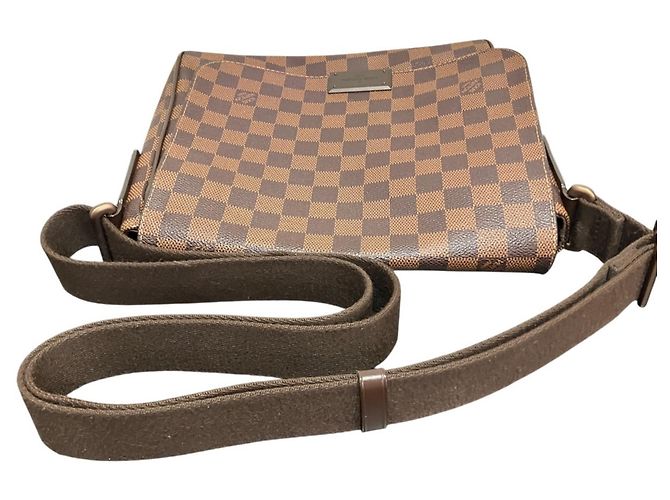 Borsa a Spalla Louis Vuitton District PM, Damier Toile Leather Marrone - vista 9