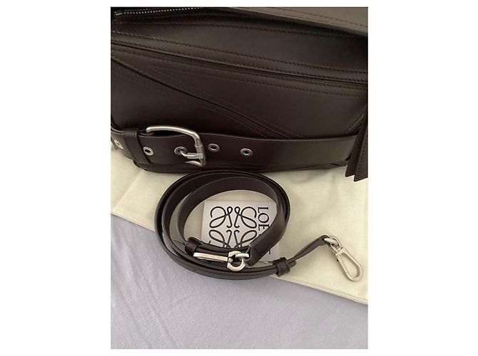 Loewe Puzzle Biker Handtasche aus braunem Leder - Ansicht 3