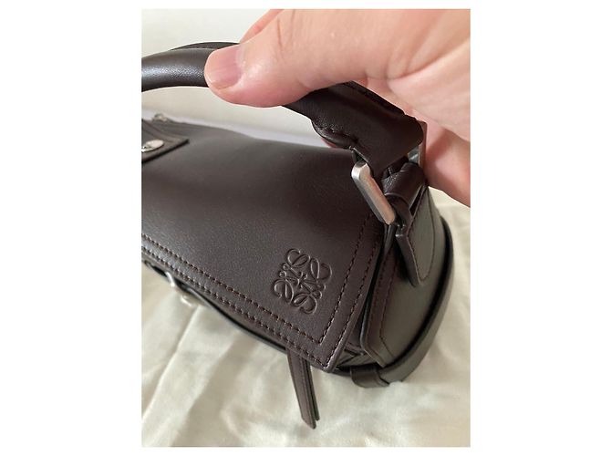 Loewe Puzzle Biker Handtasche aus braunem Leder - Ansicht 4