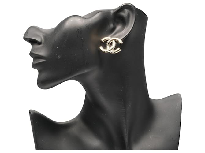Orecchini Coco Mark Chanel D'oro - vista 2