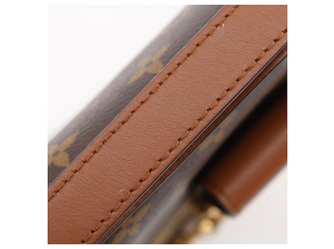 Borsa a tracolla Louis Vuitton Dauphine MM Marrone - vista 11