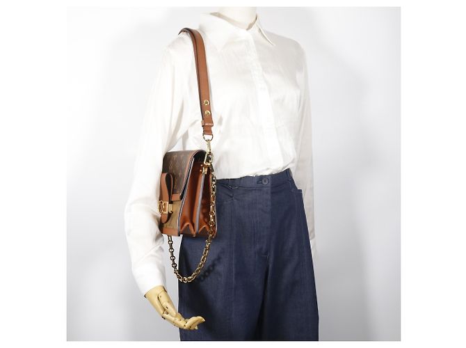 Borsa a tracolla Louis Vuitton Dauphine MM Marrone - vista 19