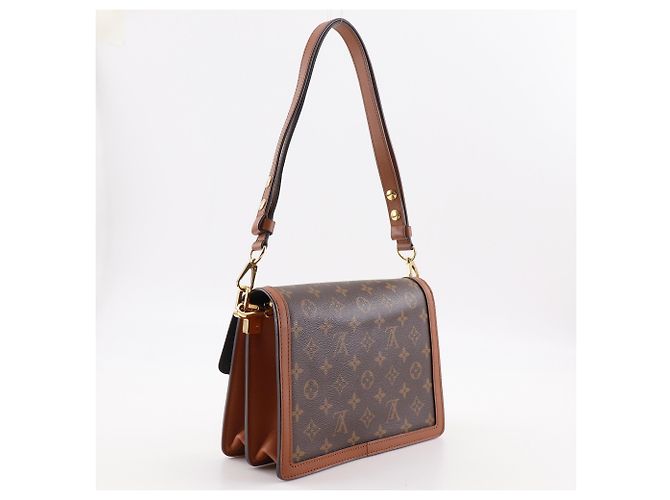 Borsa a tracolla Louis Vuitton Dauphine MM Marrone - vista 3