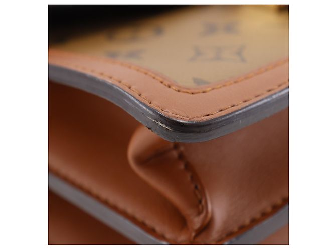 Borsa a tracolla Louis Vuitton Dauphine MM Marrone - vista 4