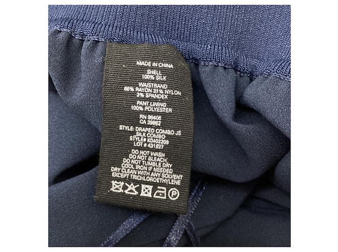 Tuta Theory con scollo a V in seta blu navy - vista 5