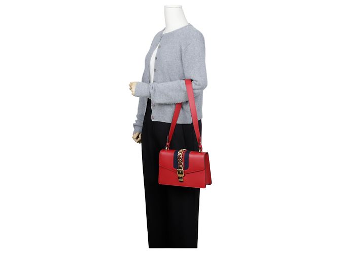 Gucci Piccola borsa a tracolla in pelle Sylvie Rossa Rosso - vista 17