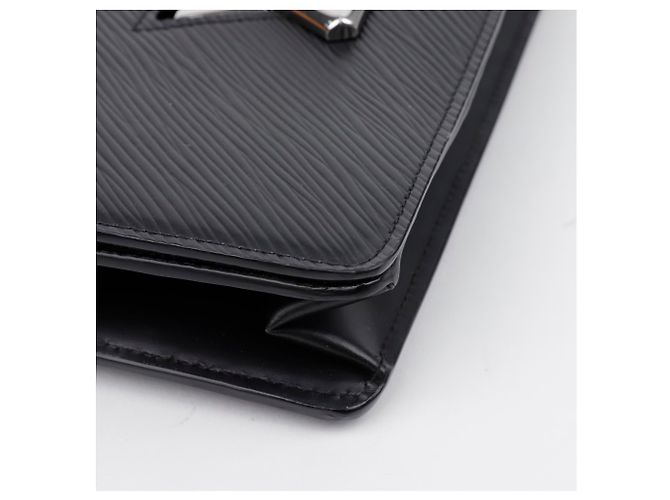 Twist Louis Vuitton Cartera con cadena y cinturón retorcido Negro - vista 8