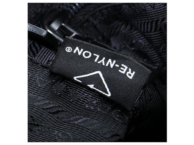 Prada Borsa a Spalla in Re-Nylon Nero - vista 8