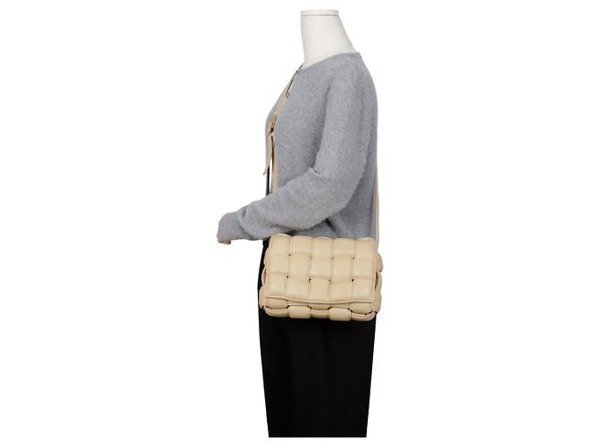 Bottega Veneta Borsa a tracolla imbottita Cassette Marrone - vista 16