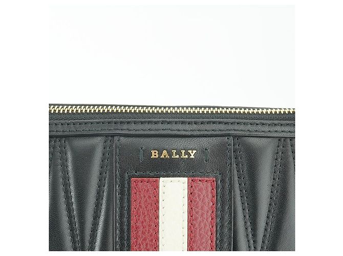 Bally Nova bolsa de ombro feminina Damira QT em couro acolchoado preto Medium Shopper - vista 10