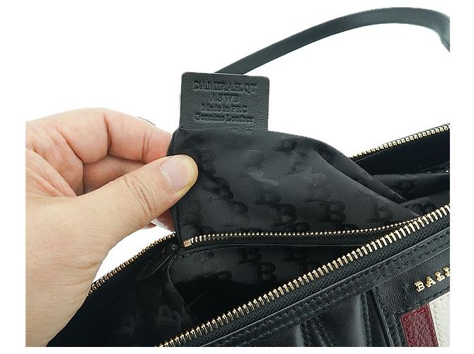 Bally Nova bolsa de ombro feminina Damira QT em couro acolchoado preto Medium Shopper - vista 14