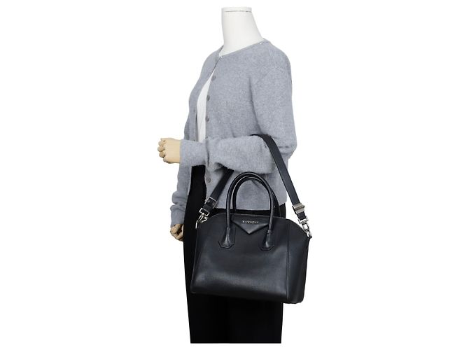 Givenchy Piccola borsa Antigona in pelle granulata nera - vista 19
