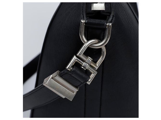 Givenchy Piccola borsa Antigona in pelle granulata nera - vista 5