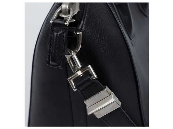 Givenchy Piccola borsa Antigona in pelle granulata nera - vista 7