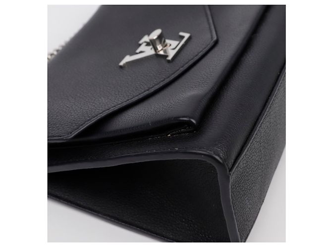 Louis Vuitton Bolsa de ombro e crossbody MyLockMe em couro preto - vista 10