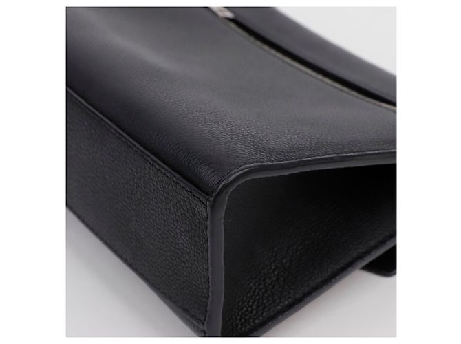 Louis Vuitton Bolsa de ombro e crossbody MyLockMe em couro preto - vista 8