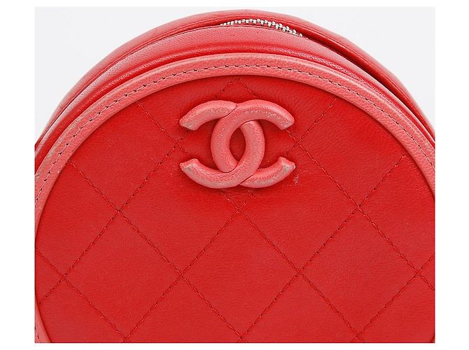 Chanel Borsa a tracolla rotonda con logo CC Rosso - vista 3